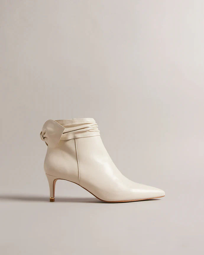 Women's Yonas Natural