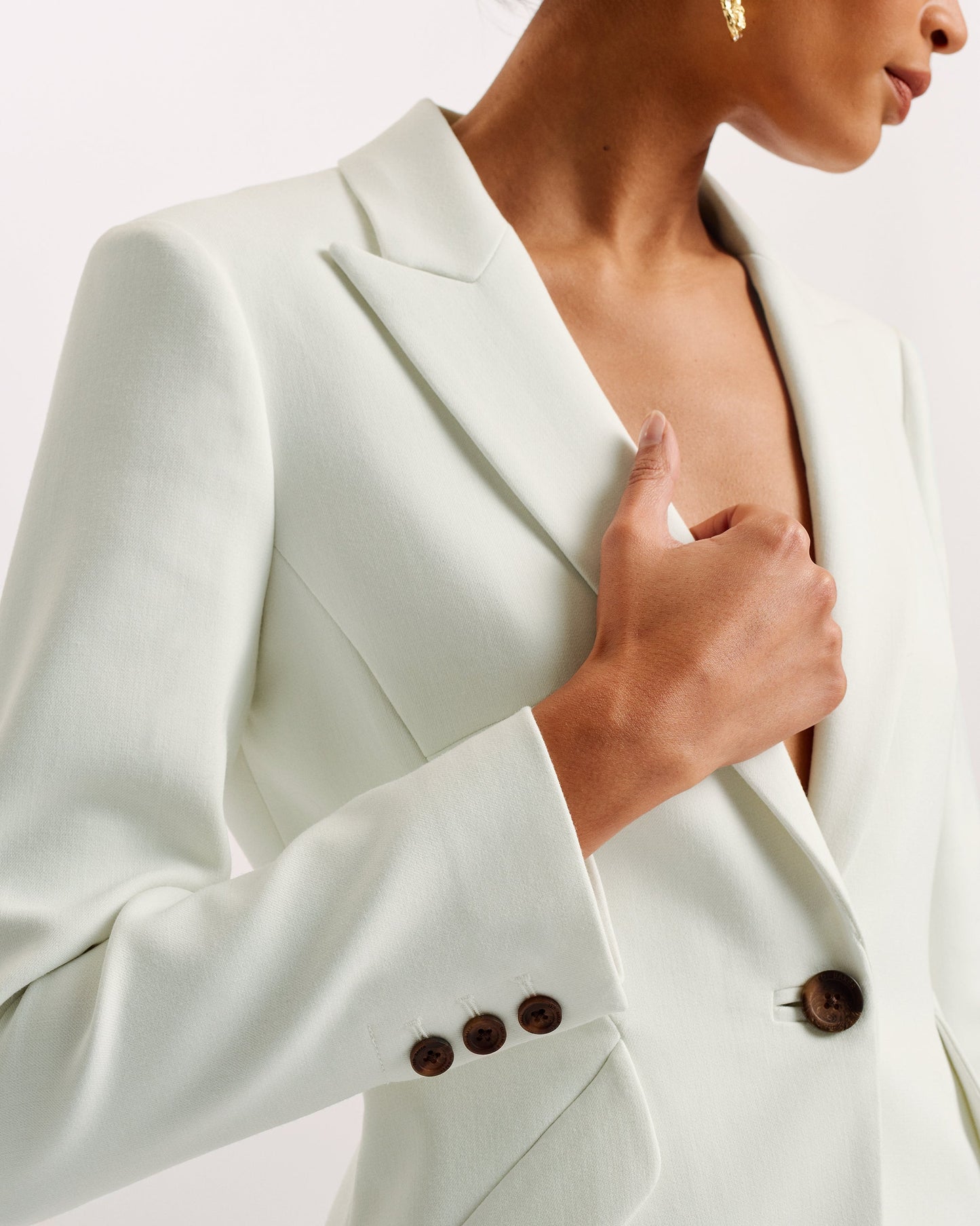 Women's Manabu White