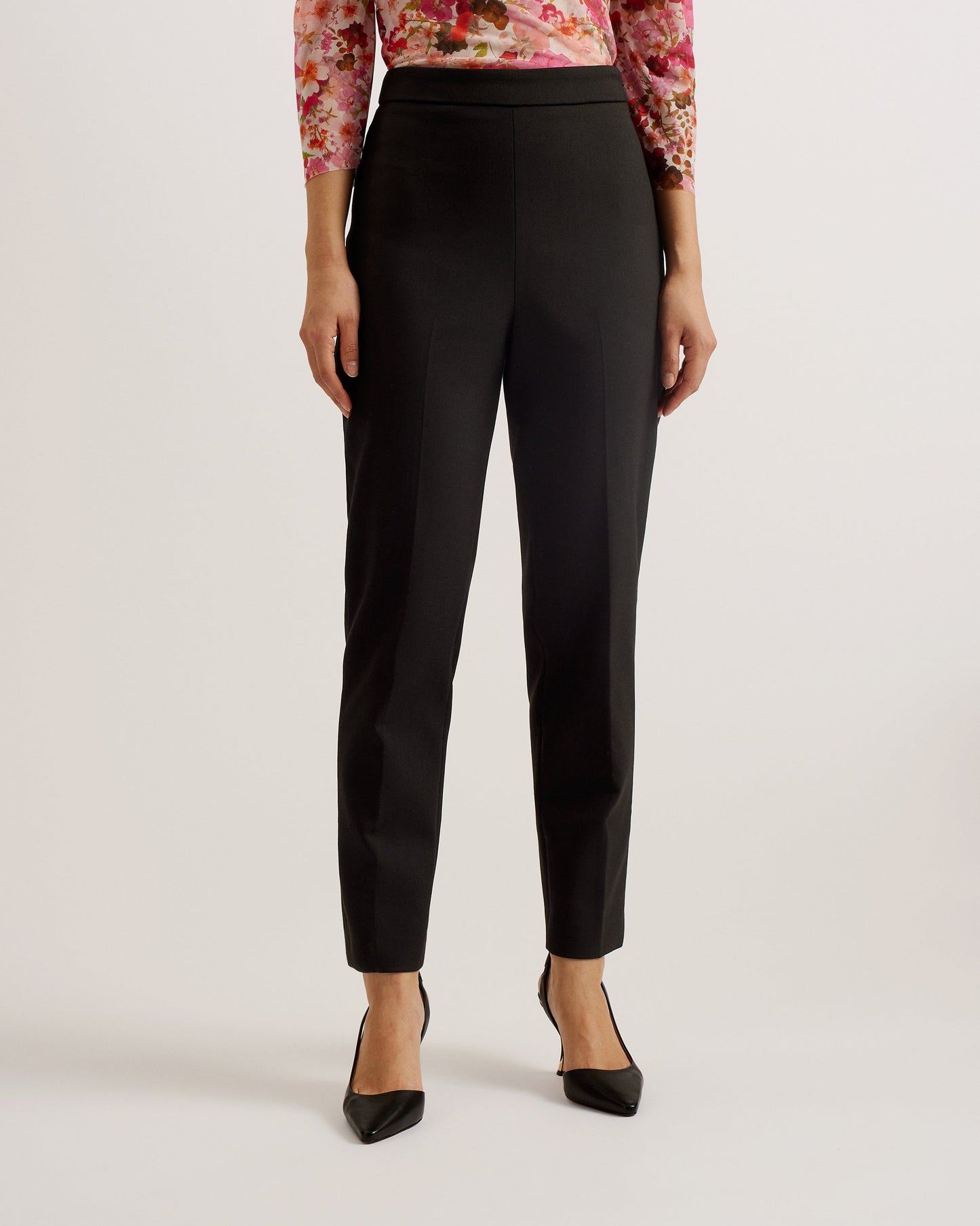 Women's Manabut Black