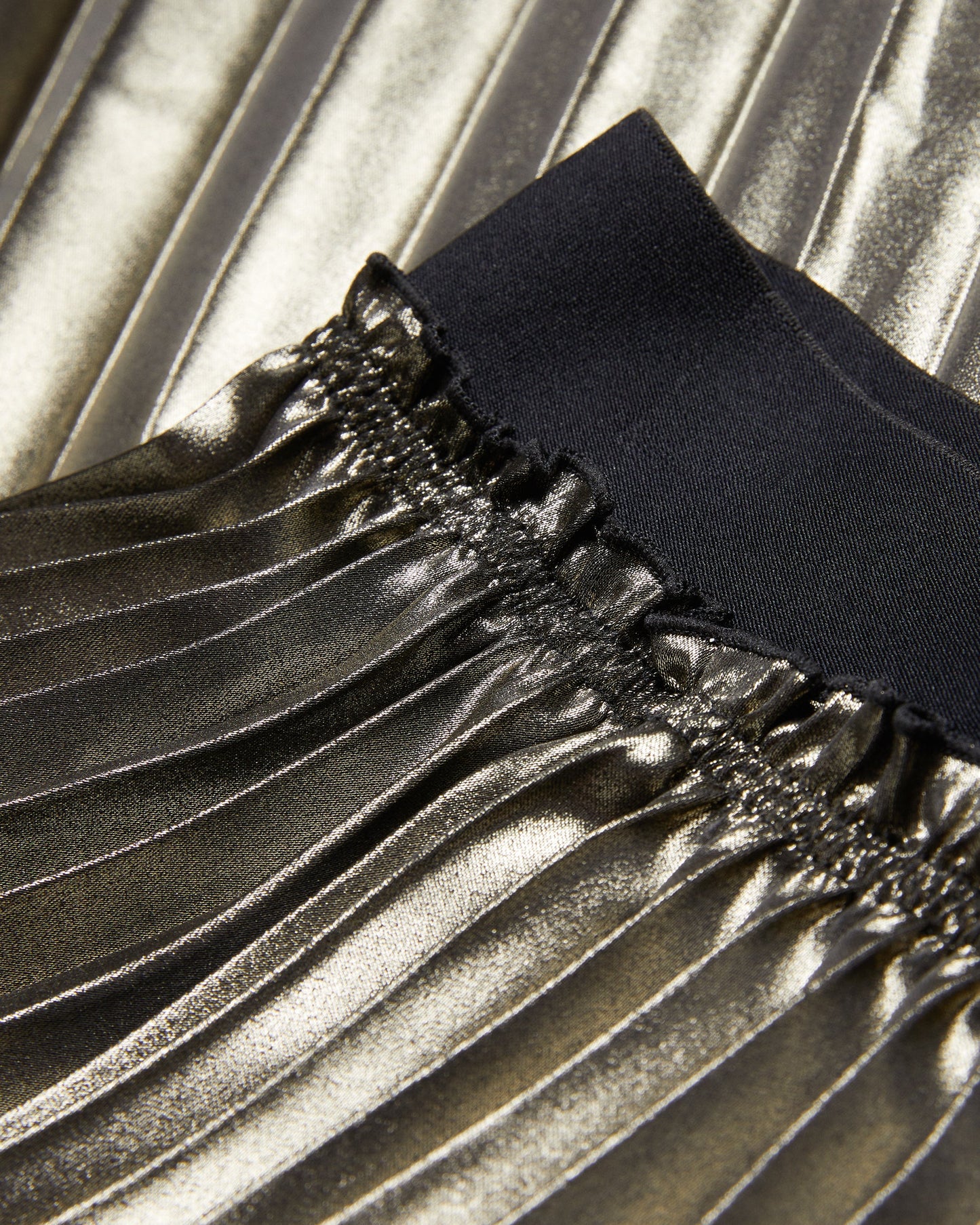 Women's Kese-Metallic Pleated Midi Skirt Gold
