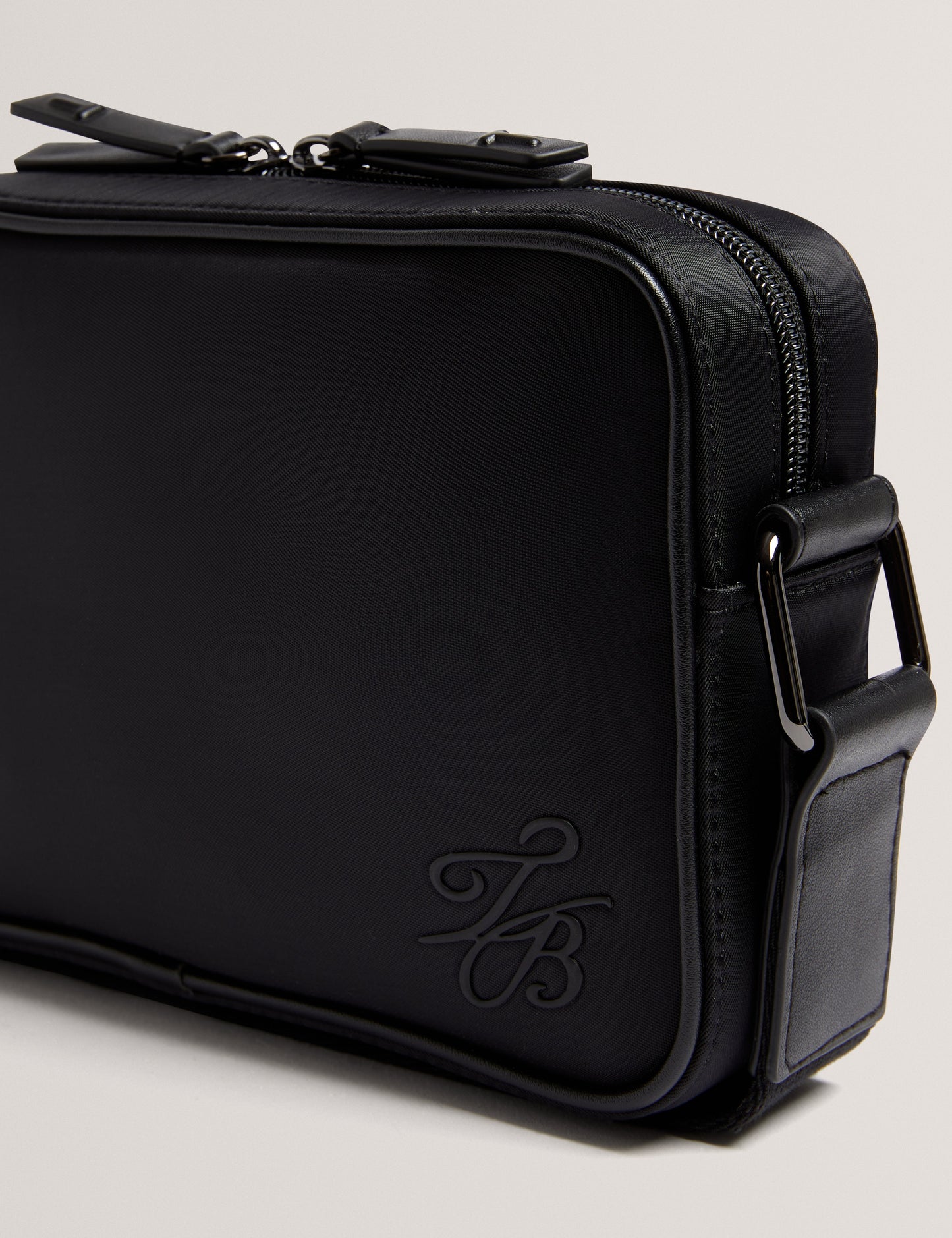 Mens NESBIIT-Nylon TB Script Camera Cross