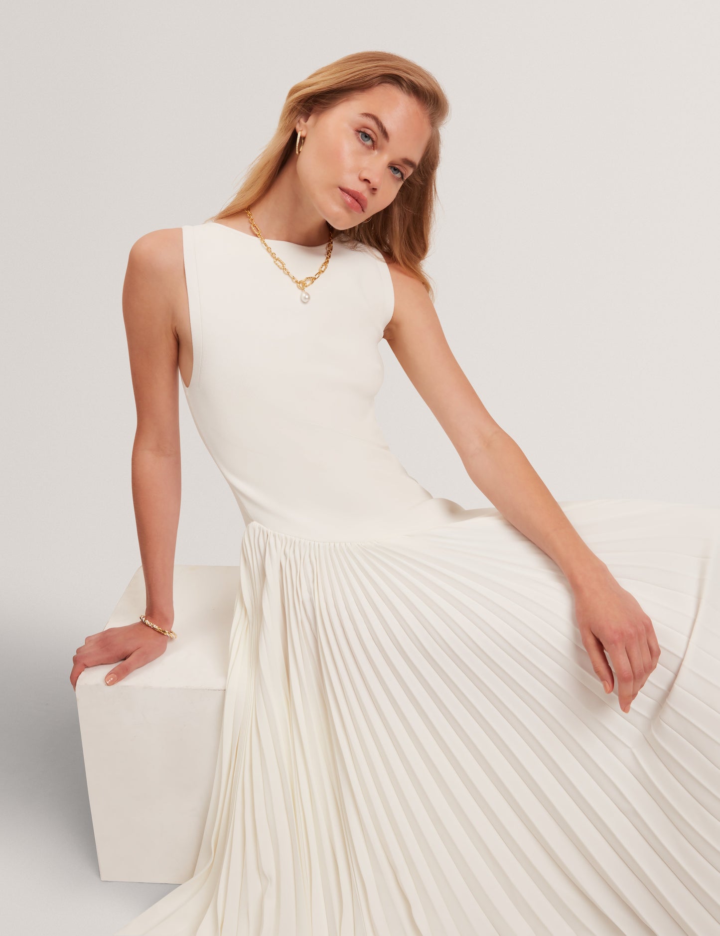 Womens AZZINA-Sleeveless Knit Dress With Pleats