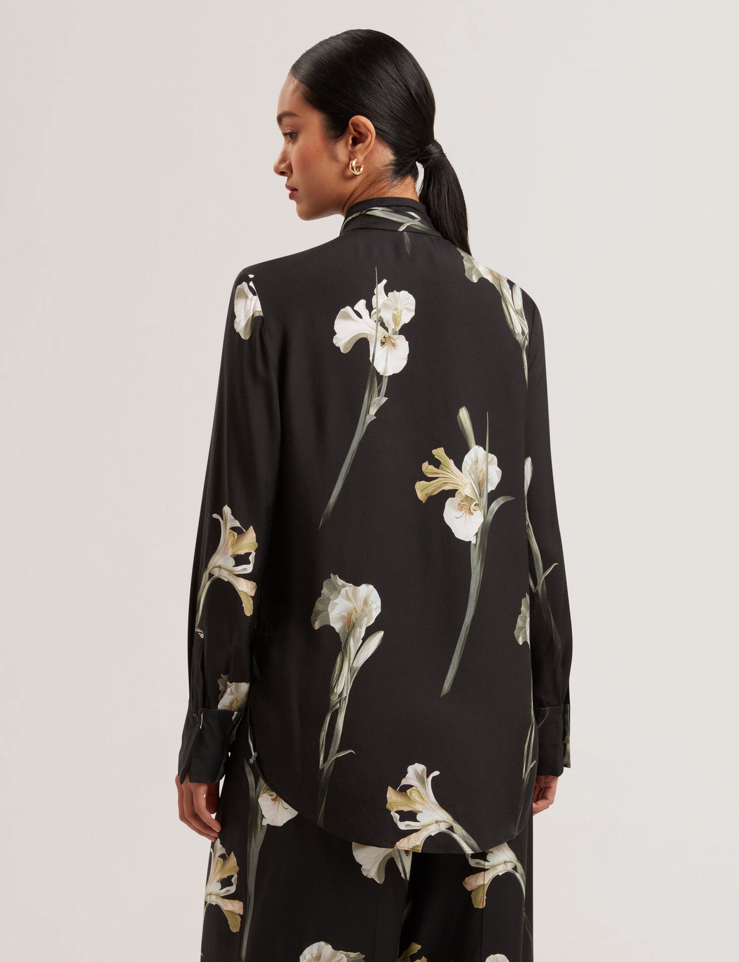 Women's ZAKIIER-Printed Scarf Detail Long Sleeve Blouse
