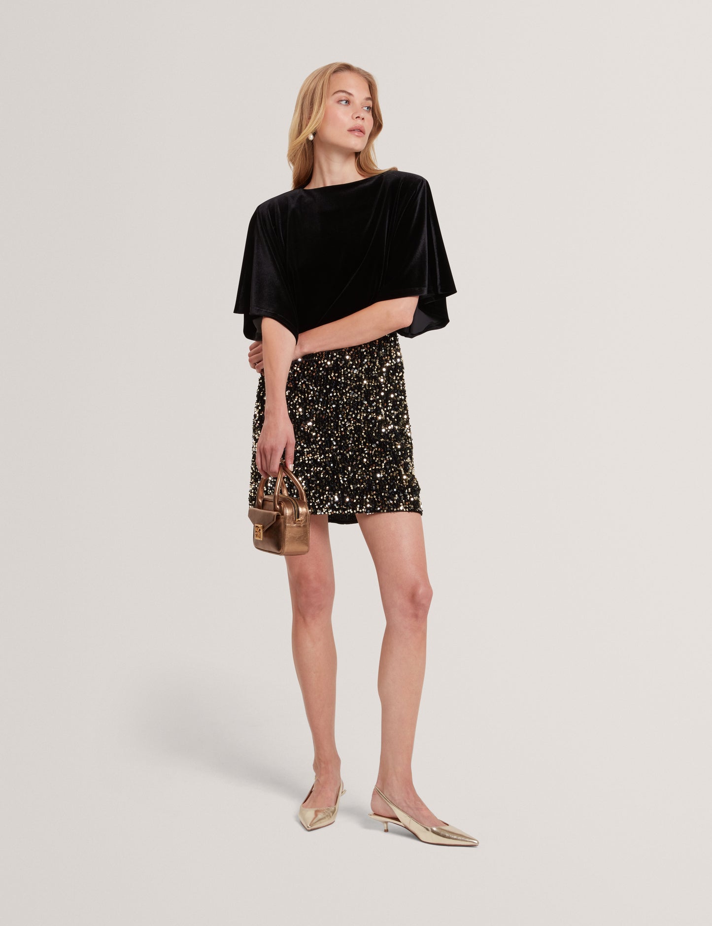 KCATT: Short Sleeve Velvet Top