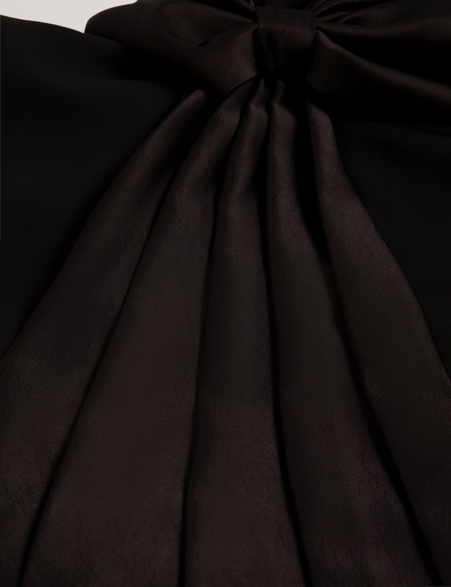 XENID: Tailored Sleeveless Dress with Satin Bow