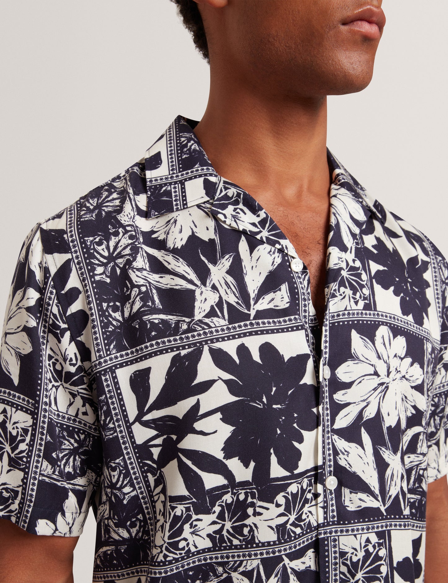 RADOMIE: SS Relaxed Boarder Floral Shirt