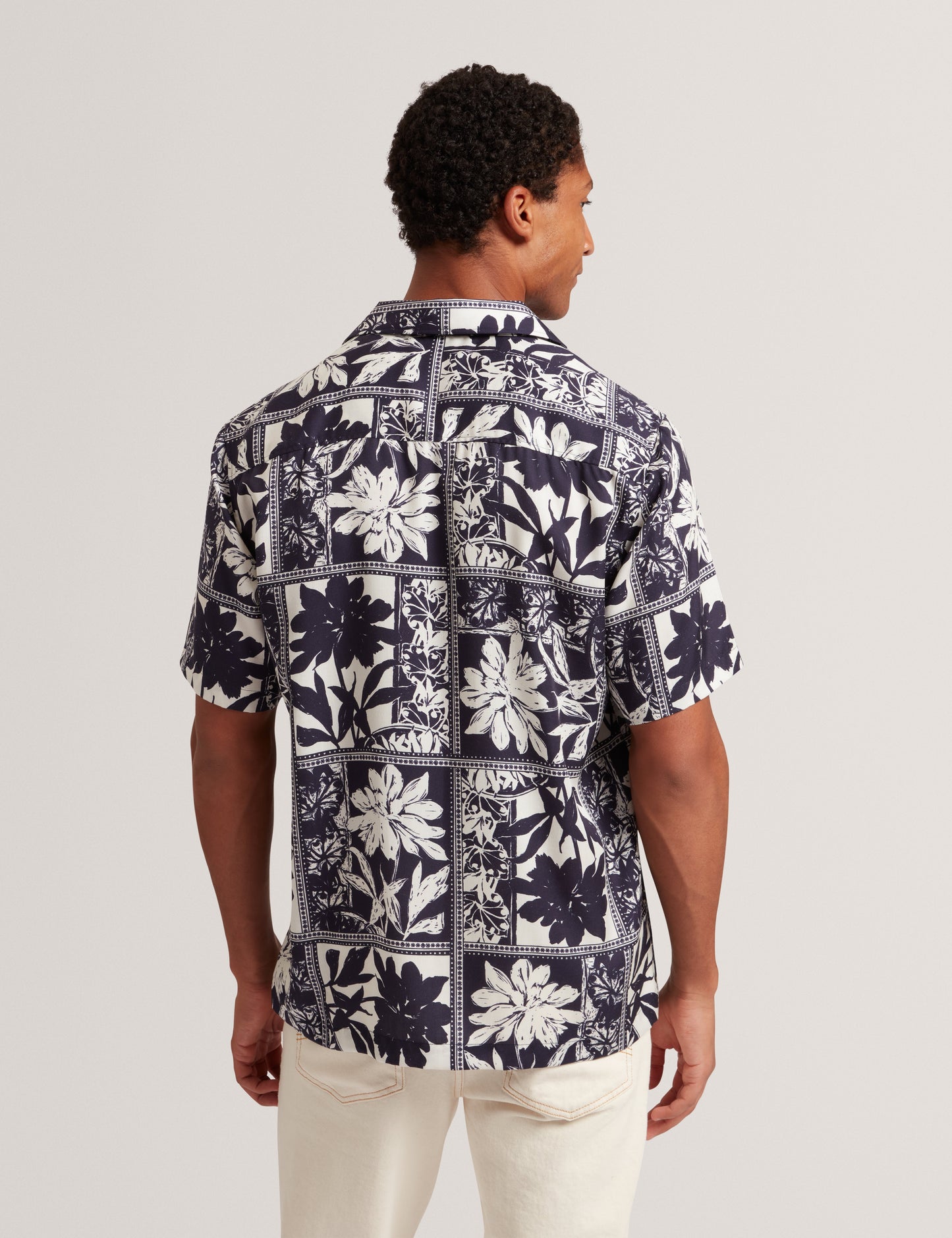RADOMIE: SS Relaxed Boarder Floral Shirt