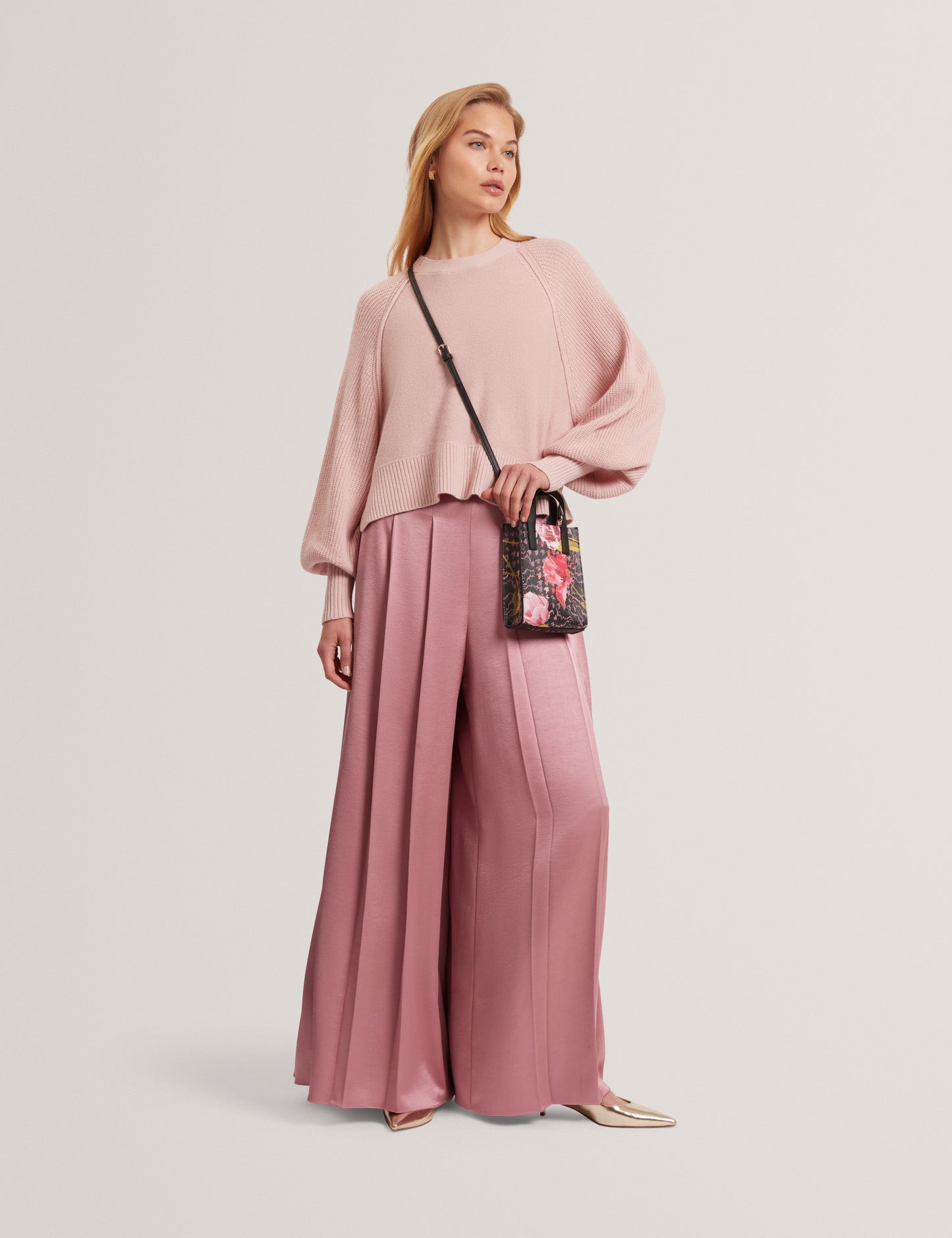 VICCKII: Crew Neck Knitted Jumper