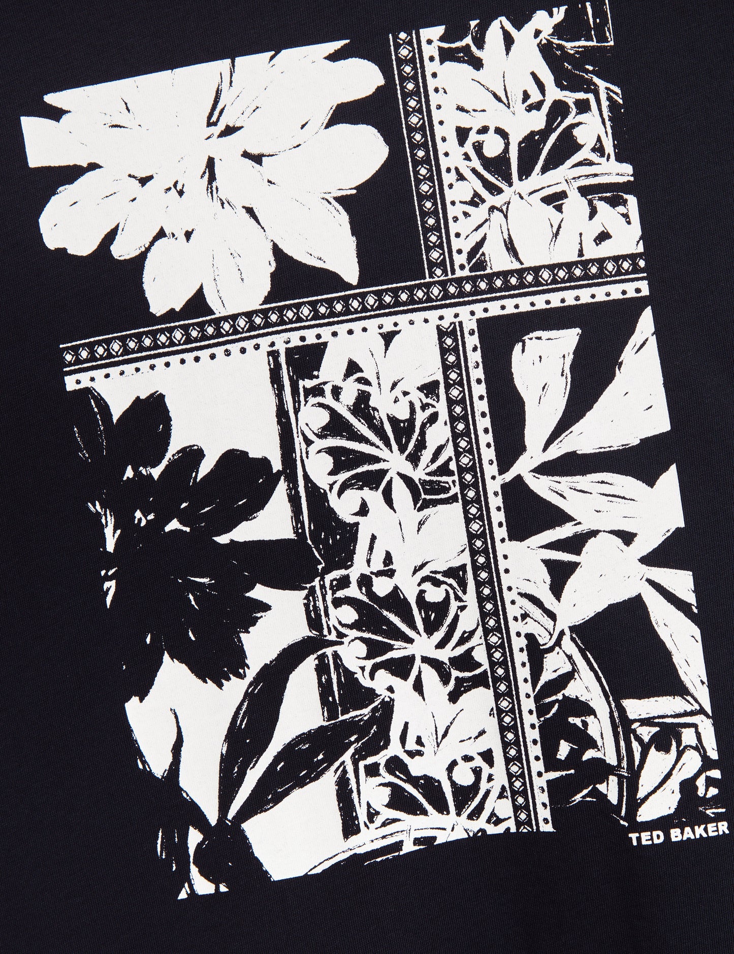 KONEY: SS Floral Box Print T-Shirt