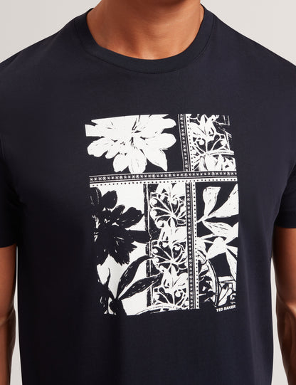 KONEY: SS Floral Box Print T-Shirt