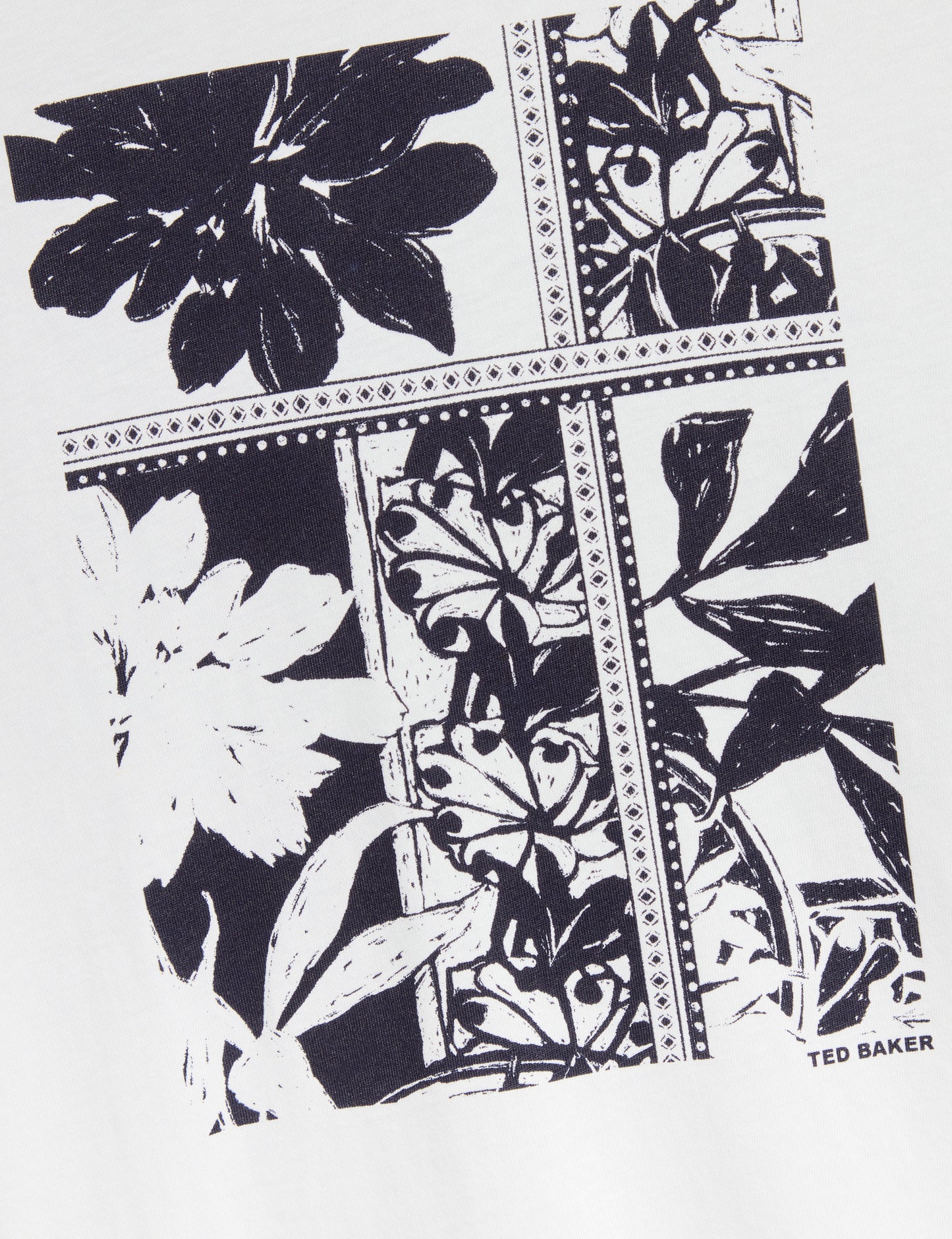 KONEY: SS Floral Box Print T-Shirt