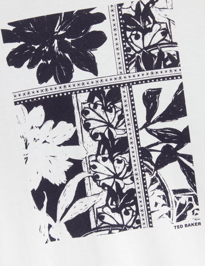 KONEY: SS Floral Box Print T-Shirt