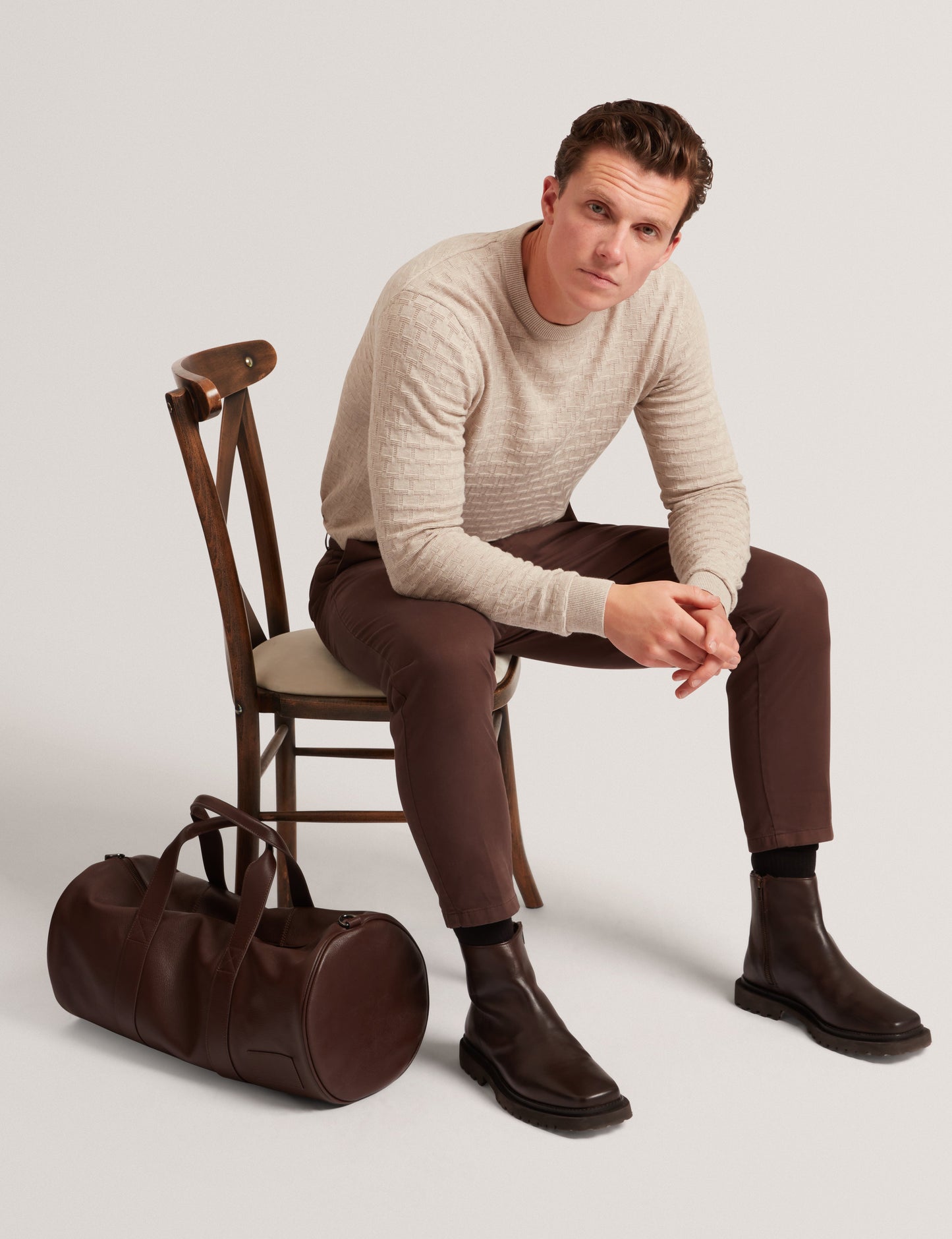SAINSY: T Stitch Crew Neck