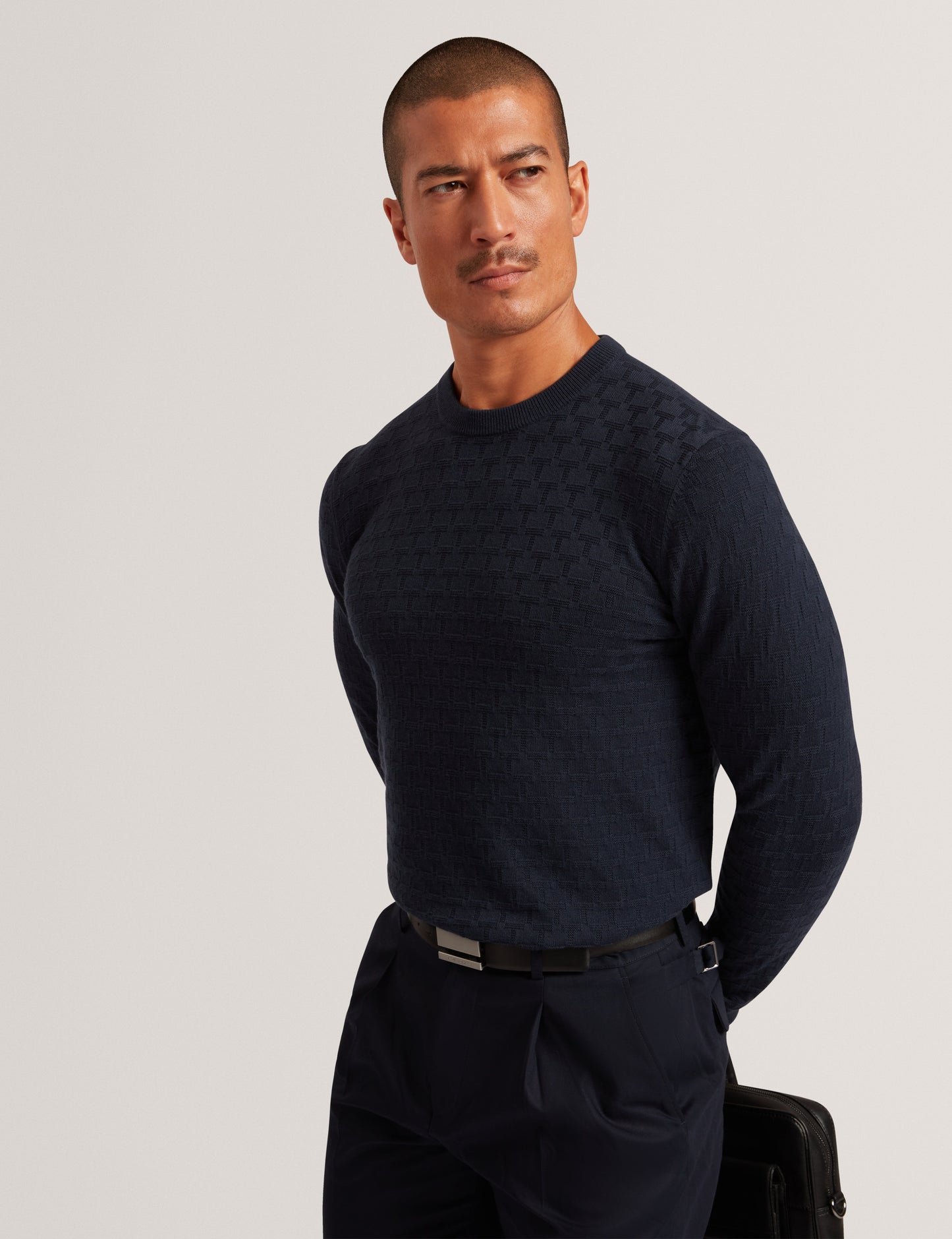 SAINSY: T Stitch Crew Neck