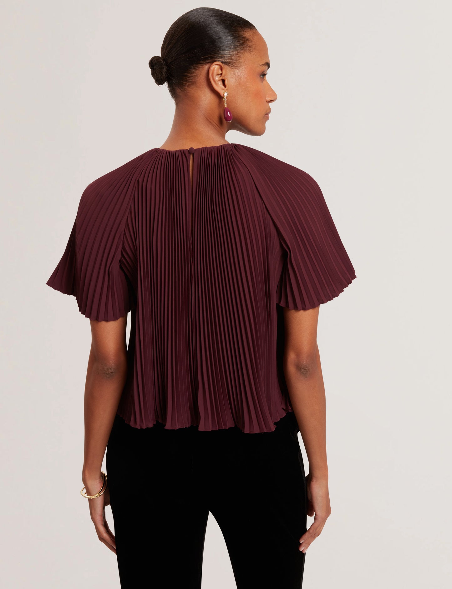 AGARA: Crepe Pleated Short Sleeve Top