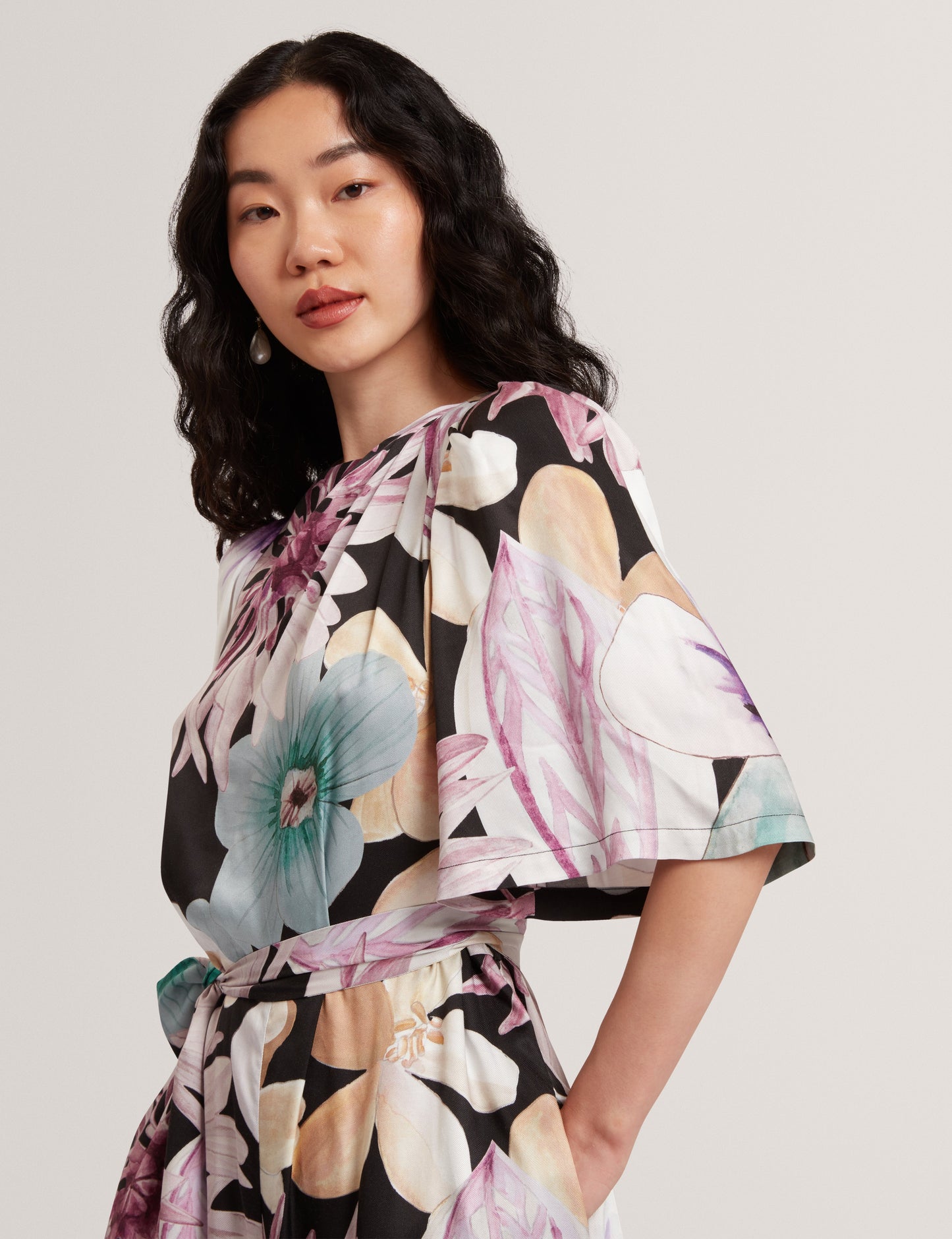 SUNSHI: Printed Drape Neck Detail Wide Leg Jumps