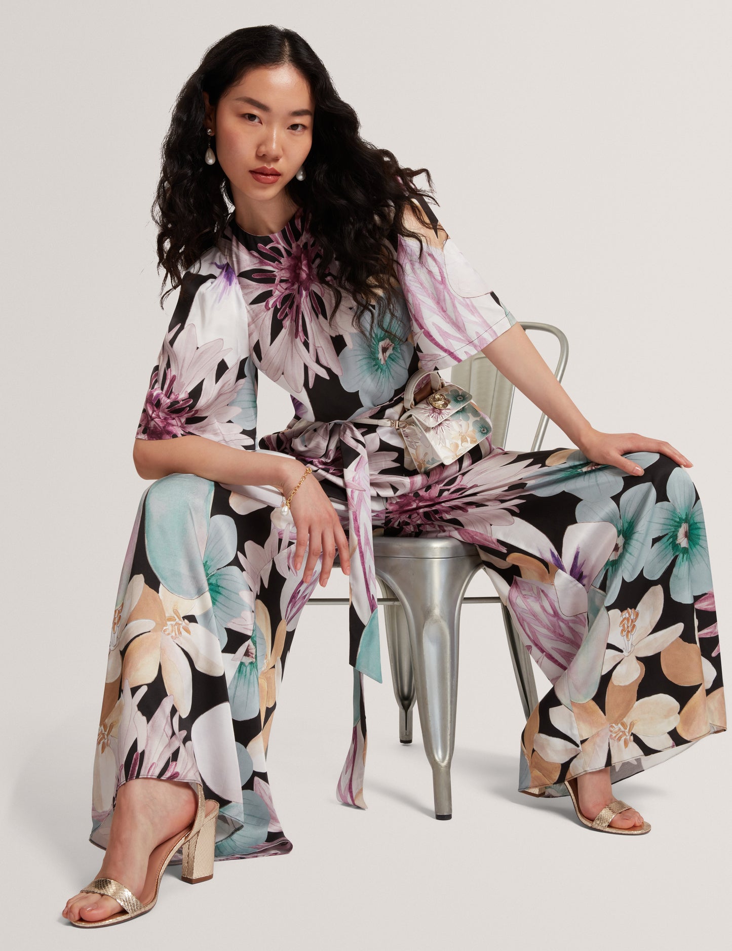 SUNSHI: Printed Drape Neck Detail Wide Leg Jumps
