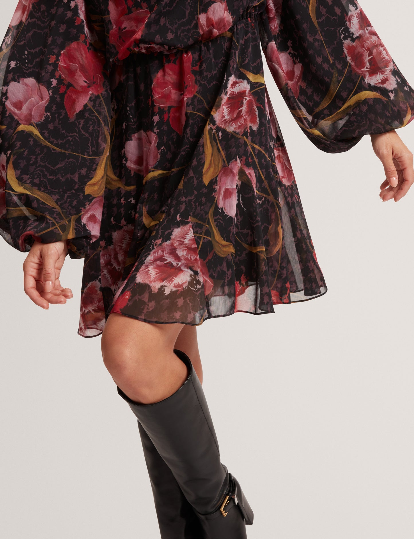 ENDRINA: Long Sleeve Printed Midi Dress