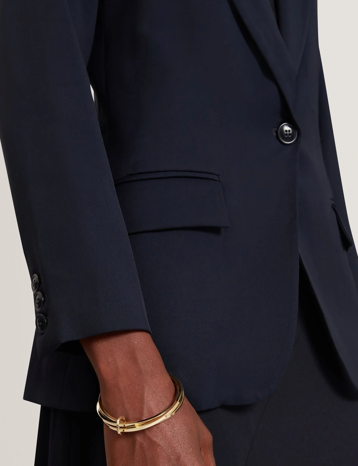 ARANJA: Tailored Fitted Single Breasted Blazer