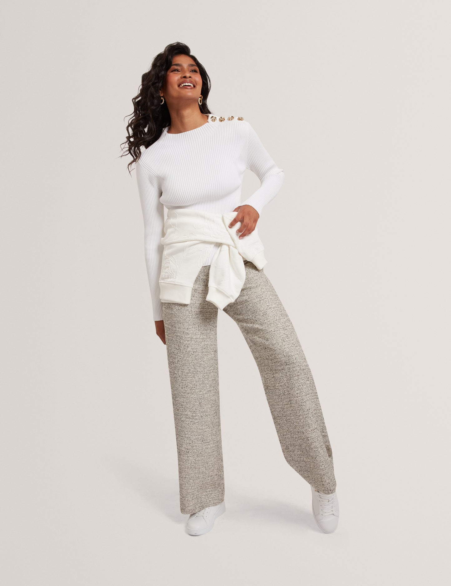 BLEANA: Rose Button Detail Long Sleeve Knitted Top