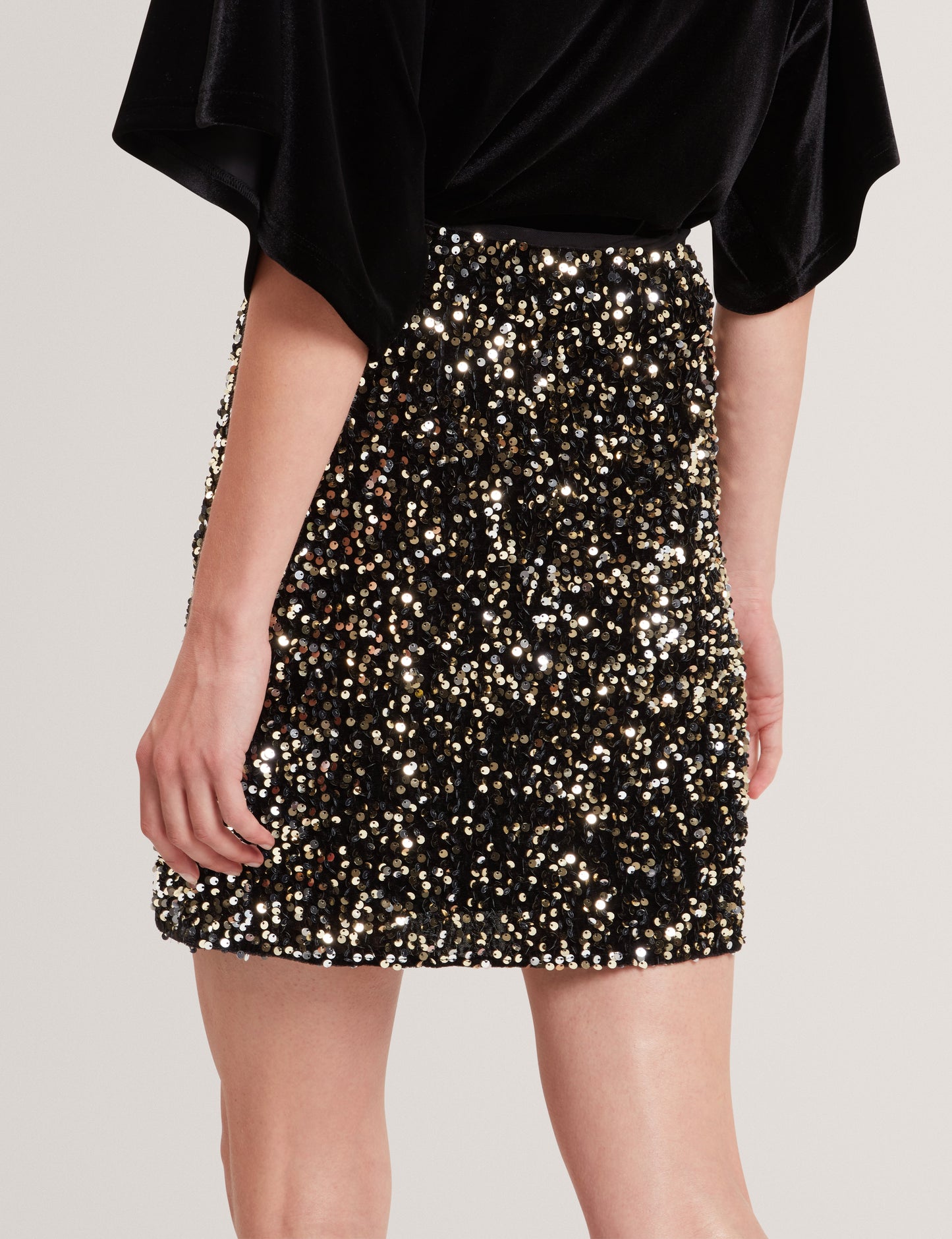 PEARSOM: Velvet Sequin Mini Skirt