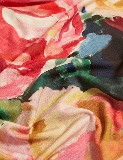 MAYFLA: Printed Fitted Tee