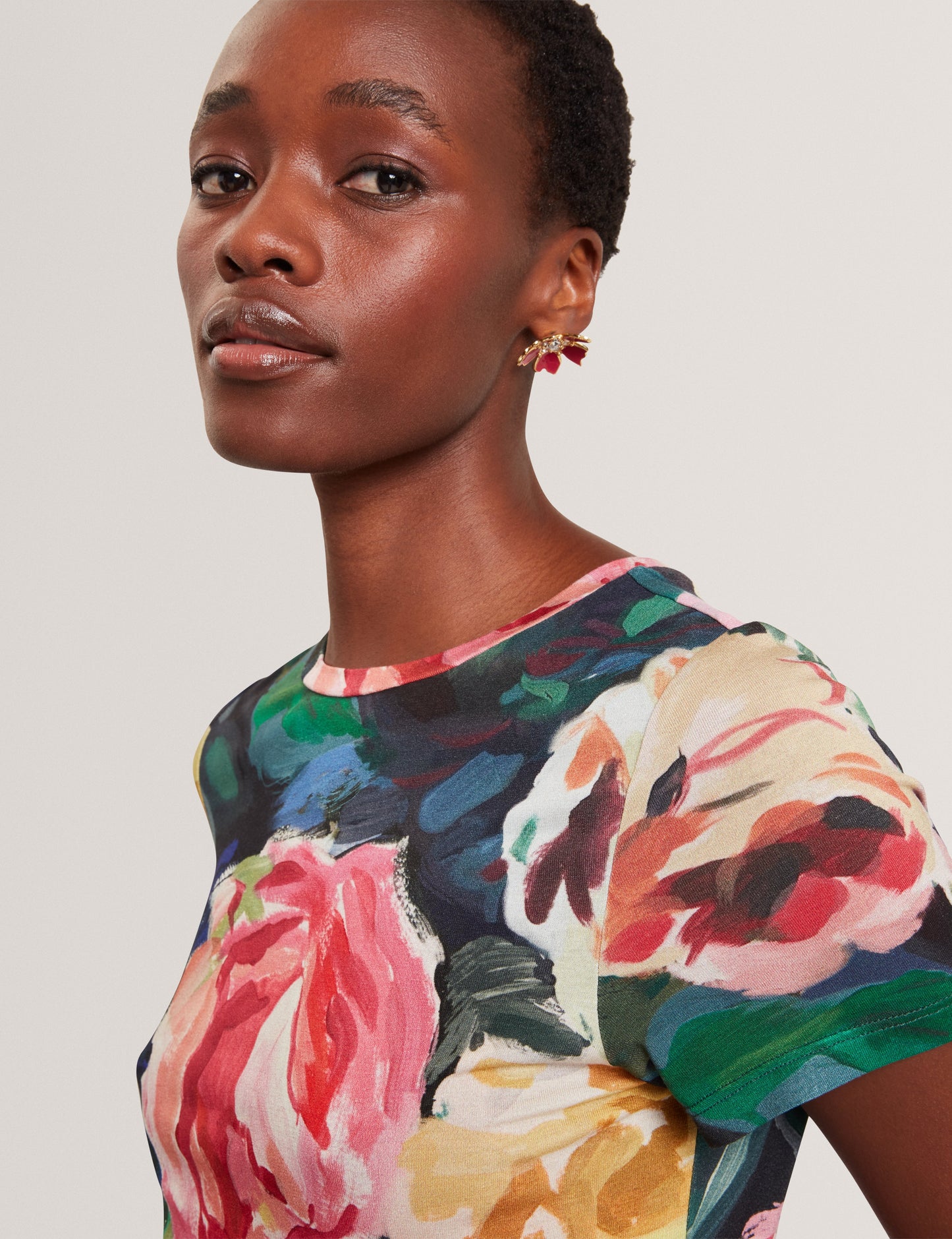 MAYFLA: Printed Fitted Tee