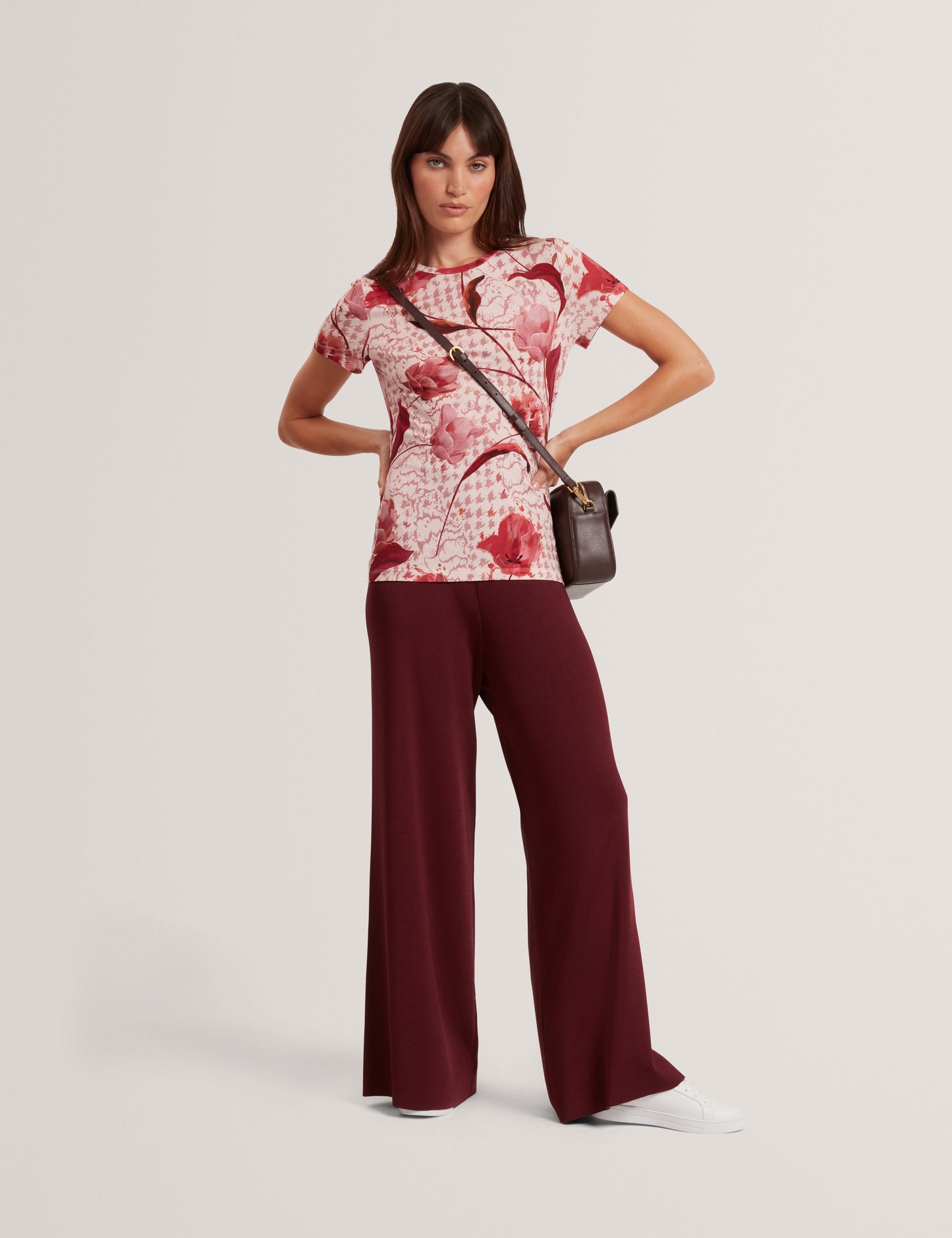 SORRENA: Printed Fitted Tee