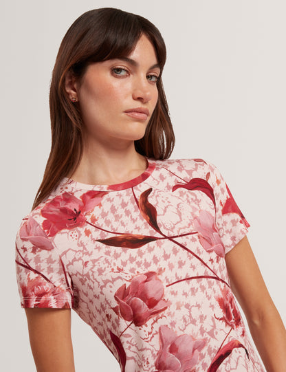 SORRENA: Printed Fitted Tee