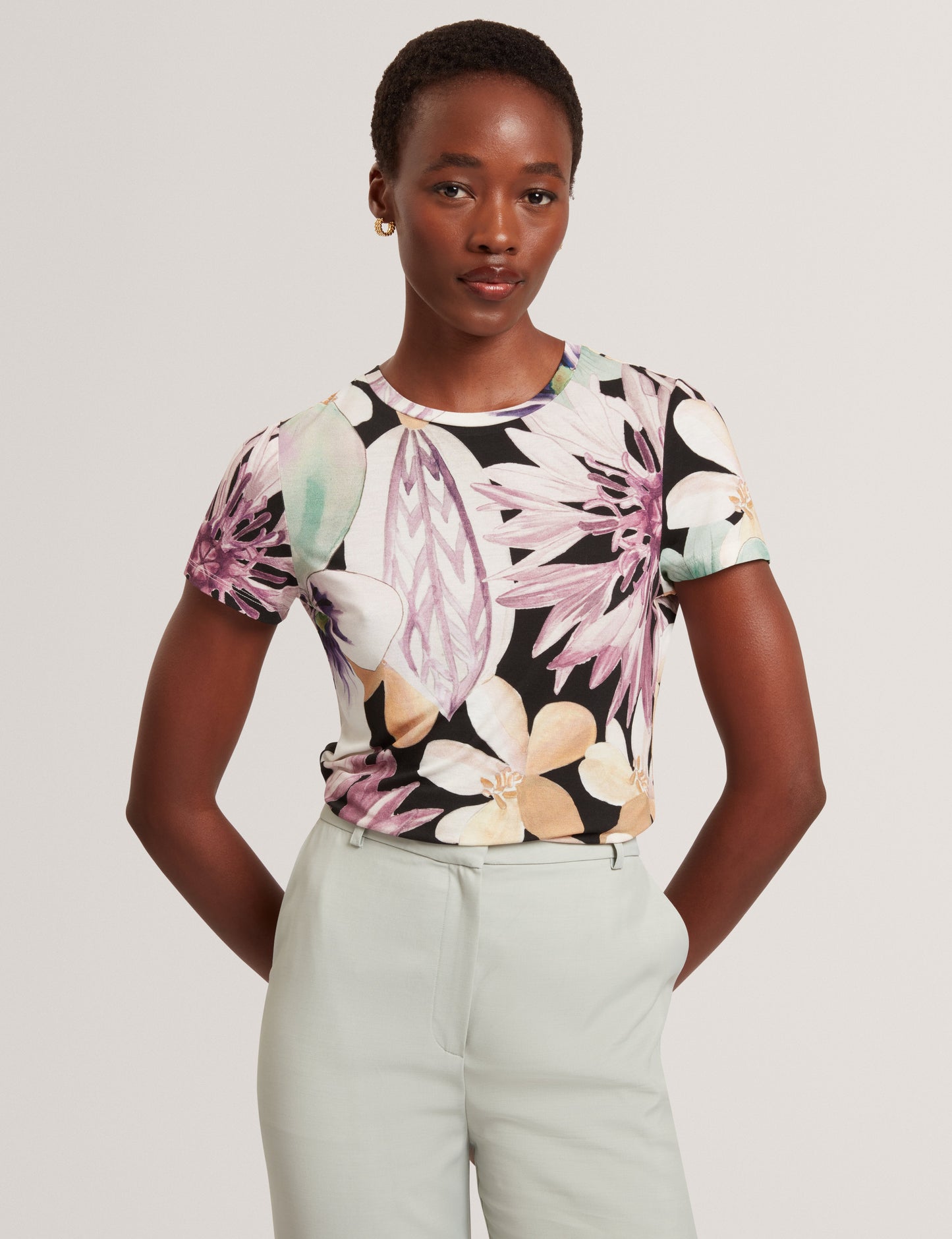 SAALMA: Printed Fitted Tee
