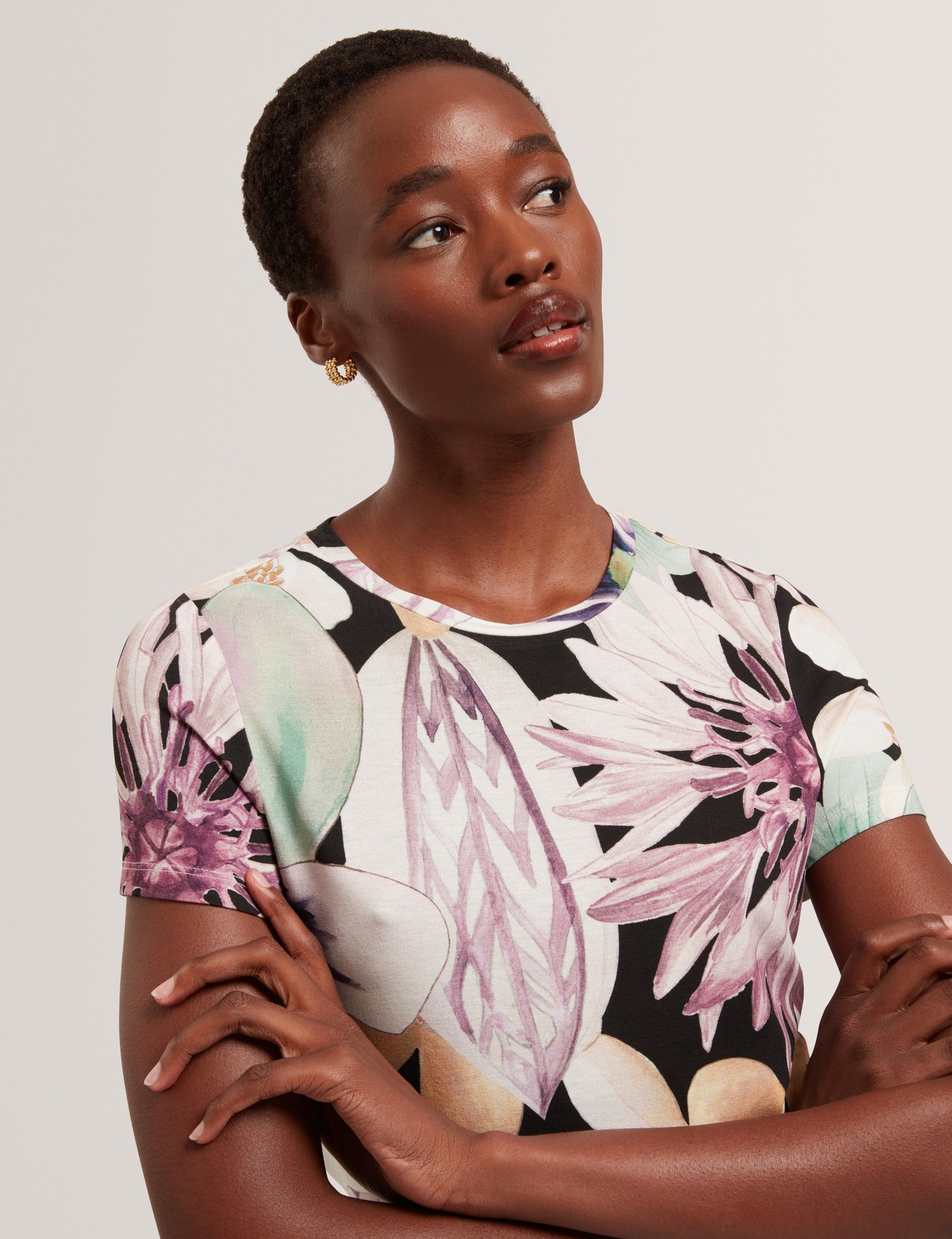 SAALMA: Printed Fitted Tee