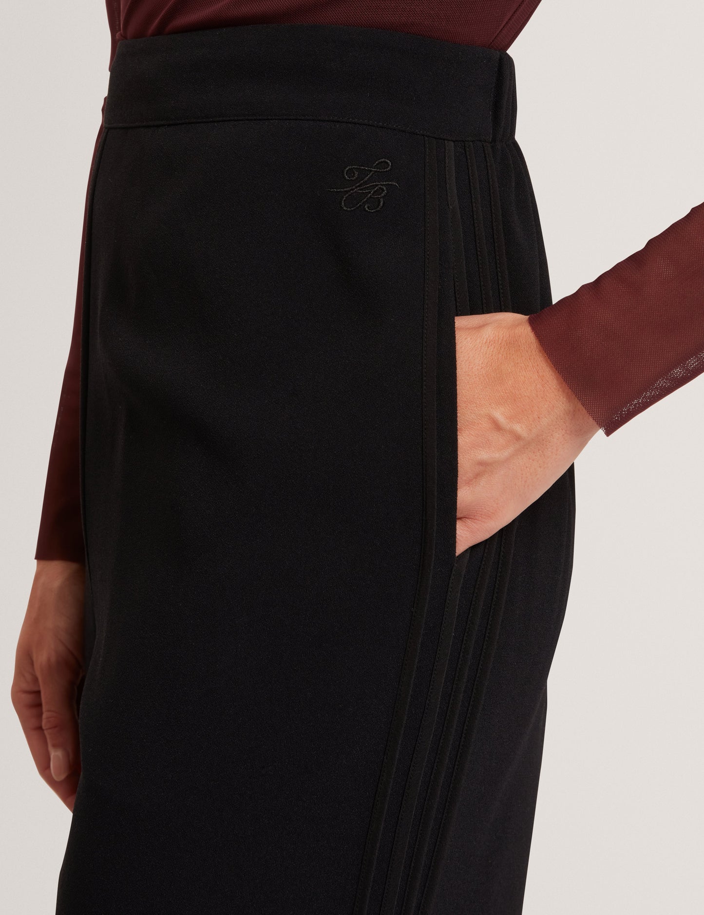 GORJJA: Piping Detail Wide Leg Crepe Trouser