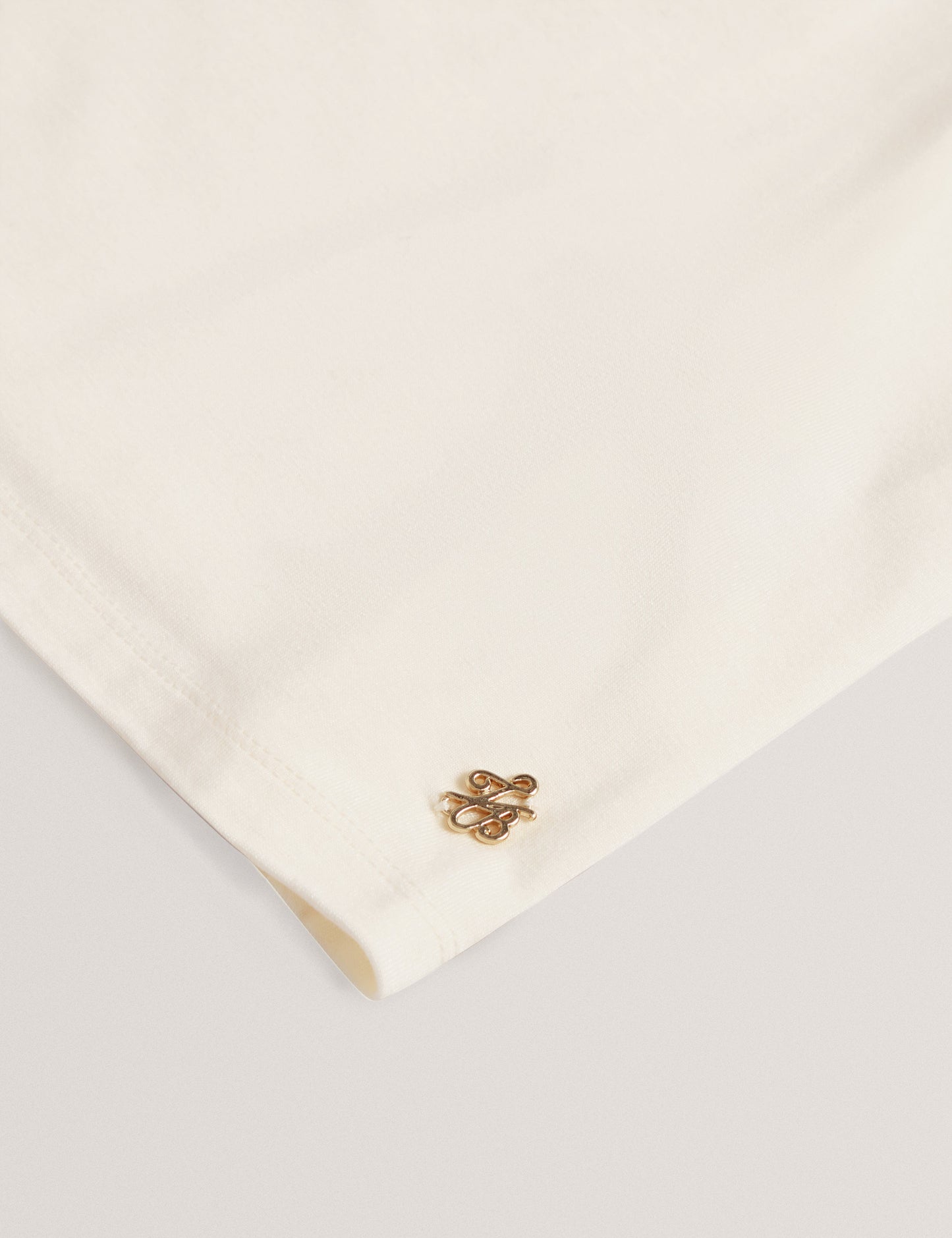 LARNAA: Short Sleeve Fitted Tee