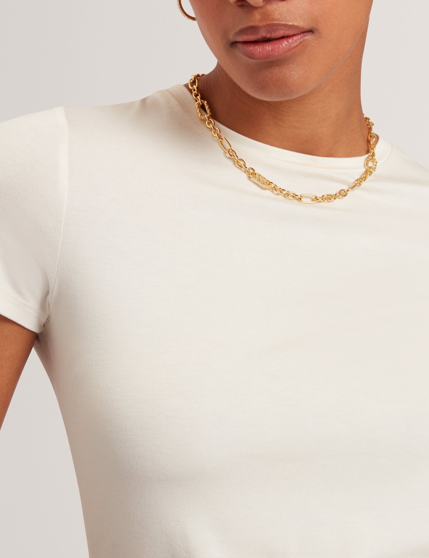 LARNAA: Short Sleeve Fitted Tee