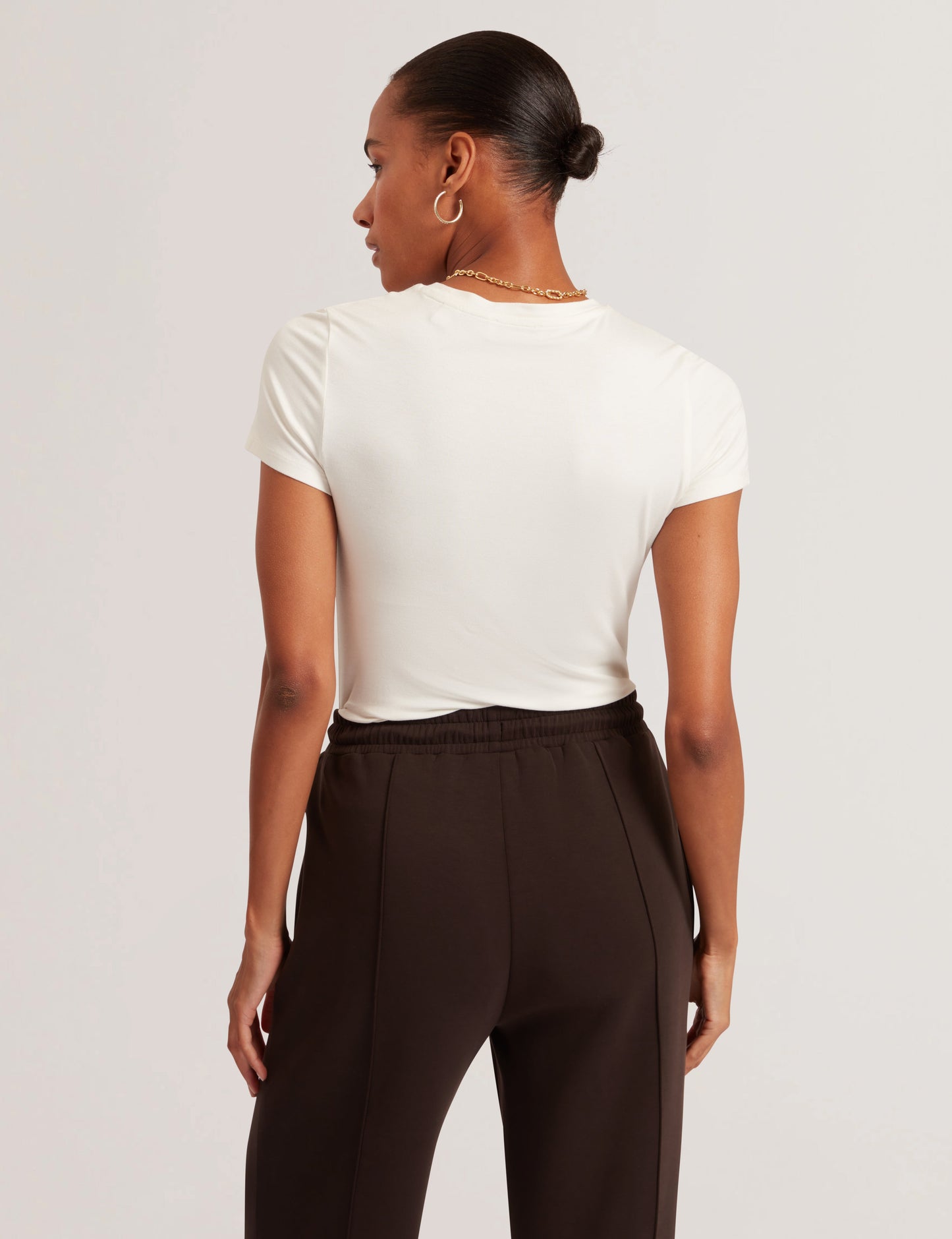 LARNAA: Short Sleeve Fitted Tee