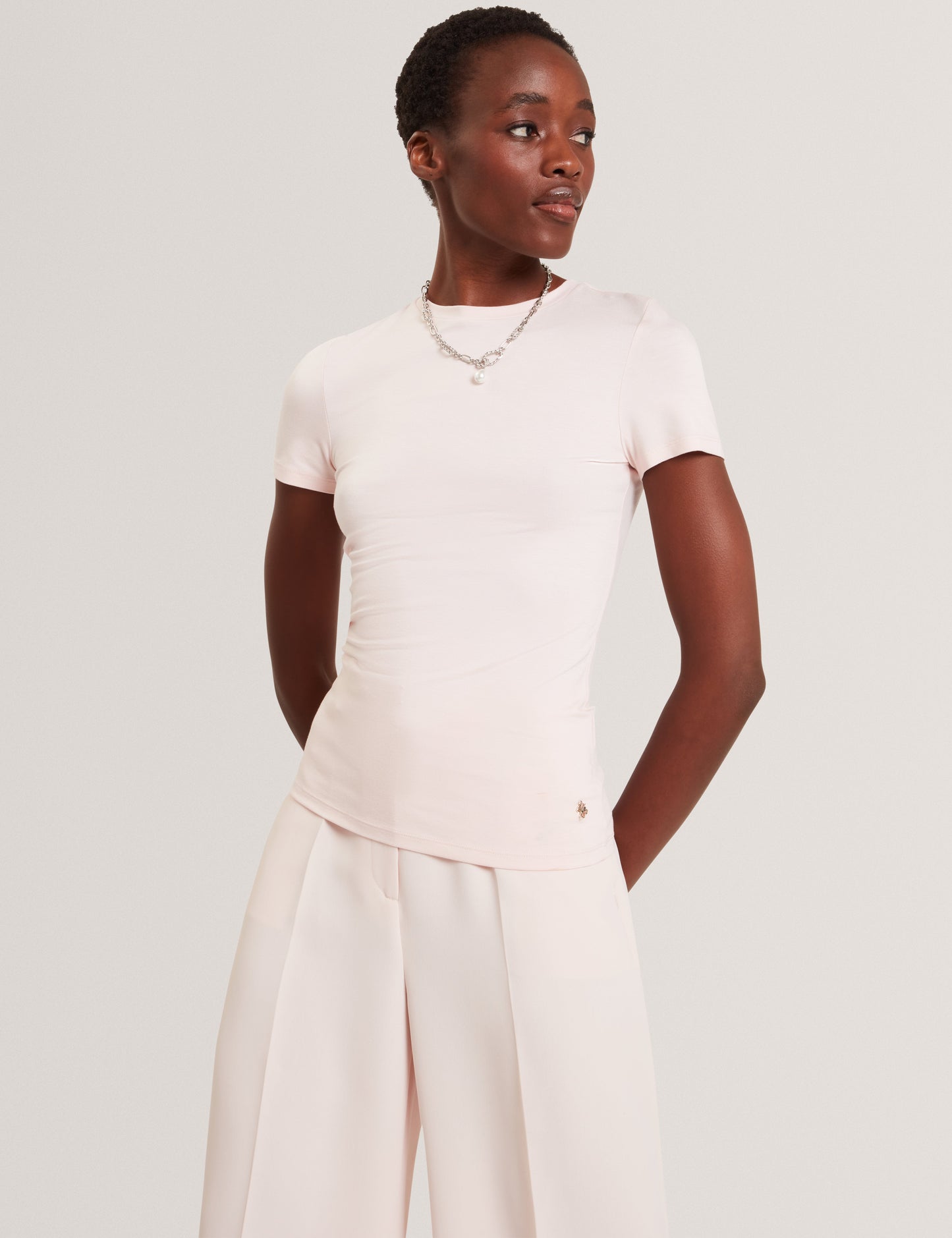 LARNAA: Short Sleeve Fitted Tee