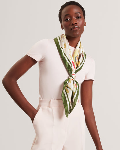 LARNAA: Short Sleeve Fitted Tee