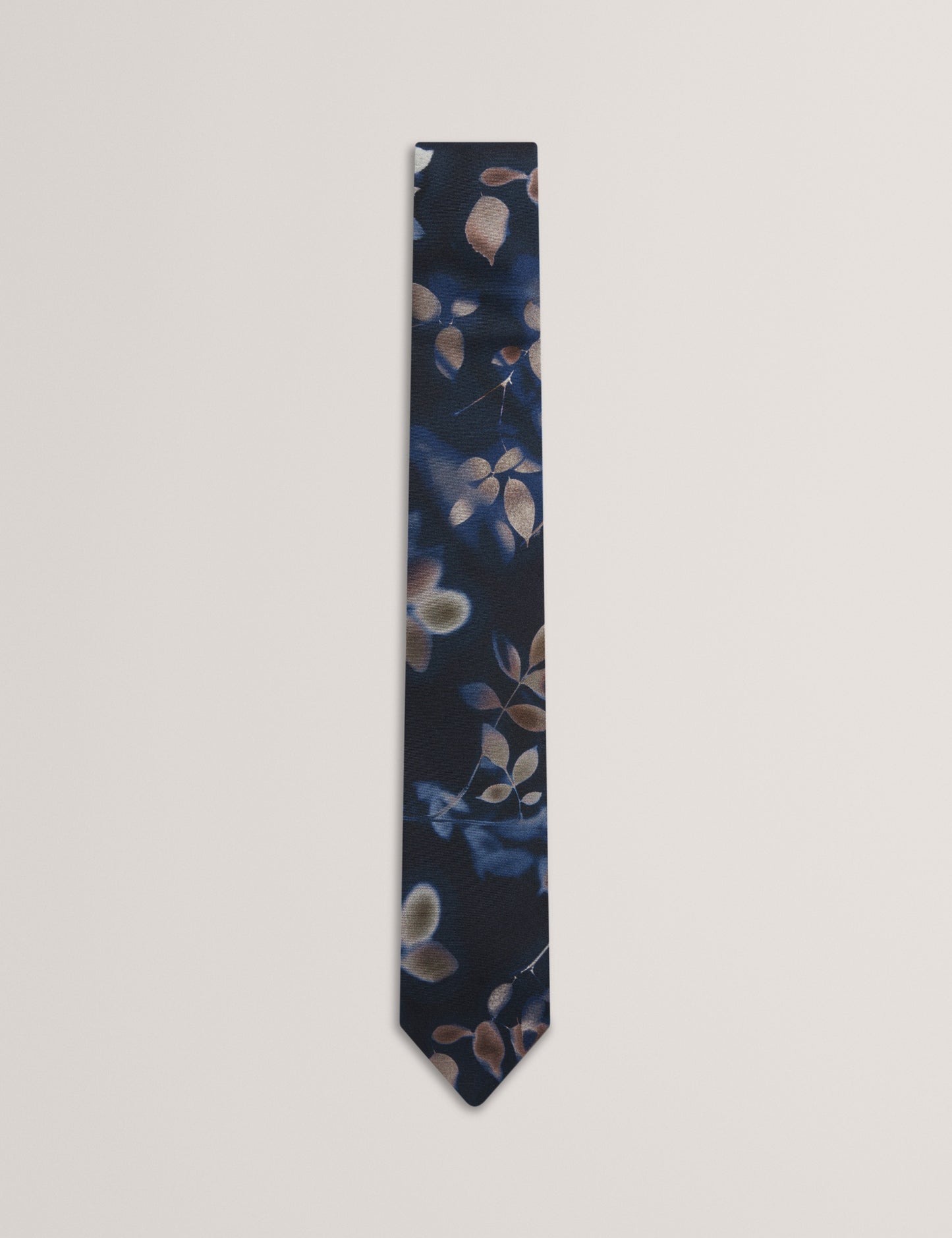 SILVANO: Leaf Print Silk Tie