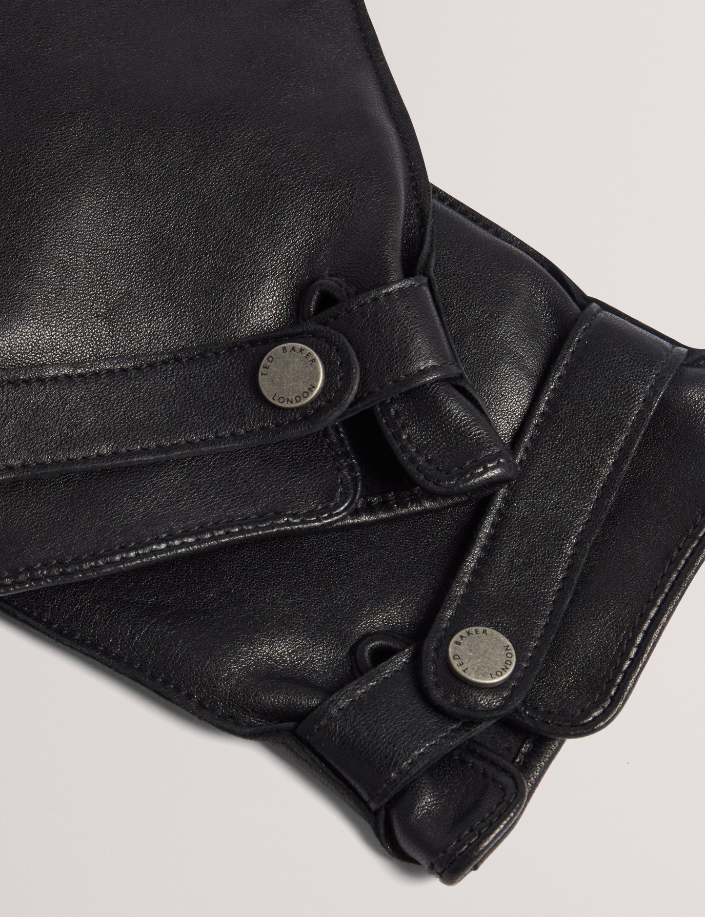 ALEXXS: Leather Gloves