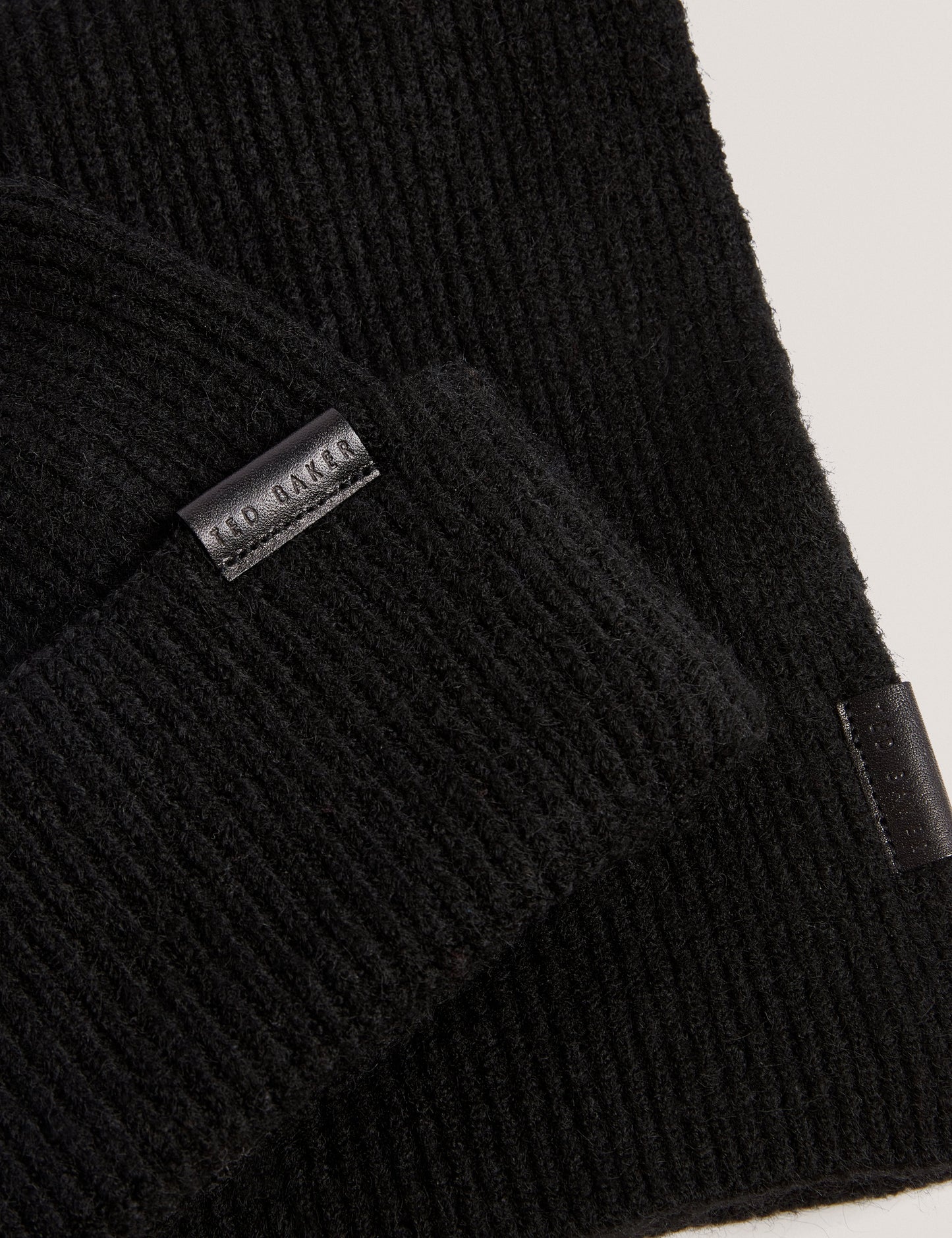 ALLIIYS: Ribbed Hat and Scarf Gift Set