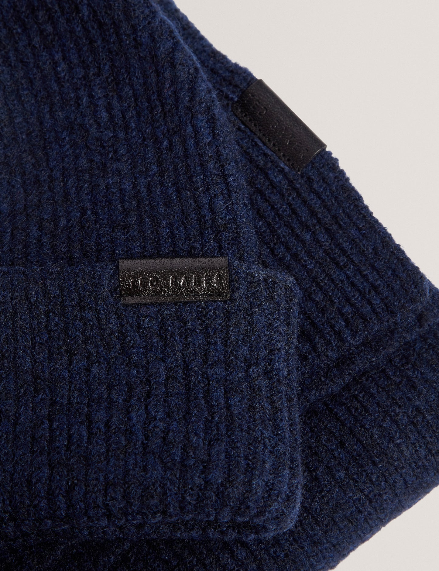ALLIIYS: Ribbed Hat and Scarf Gift Set