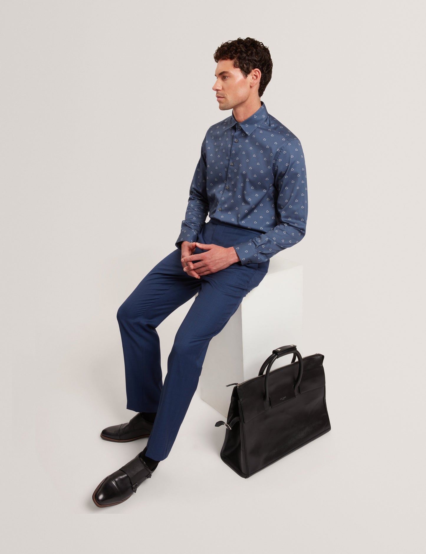 OLUFAR: LS Slim Fit Ditsy Floral Shirt