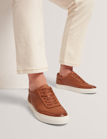 KERISON: Pebbled Leather Trainer