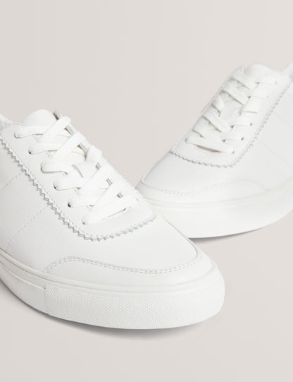 KERISON: Pebbled Leather Trainer