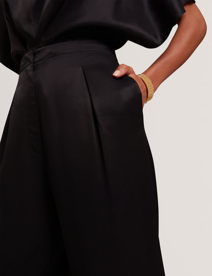 HERRIA: Straight Leg Elastic Back Trouser