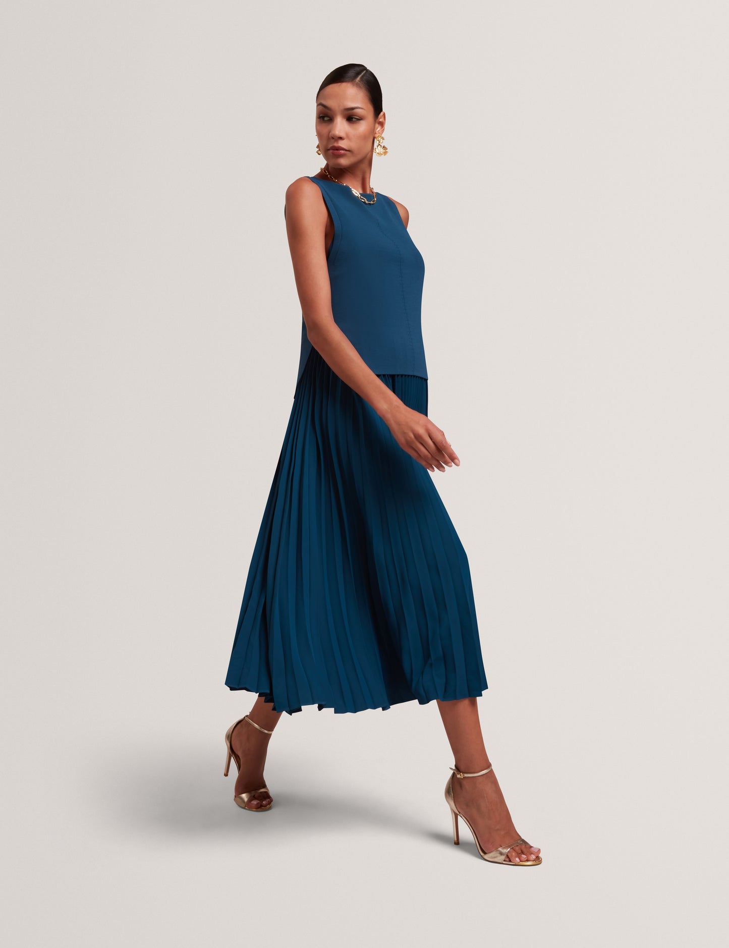LEEYAMA: 2 In 1 Knit Top With Pleat Cami Dress