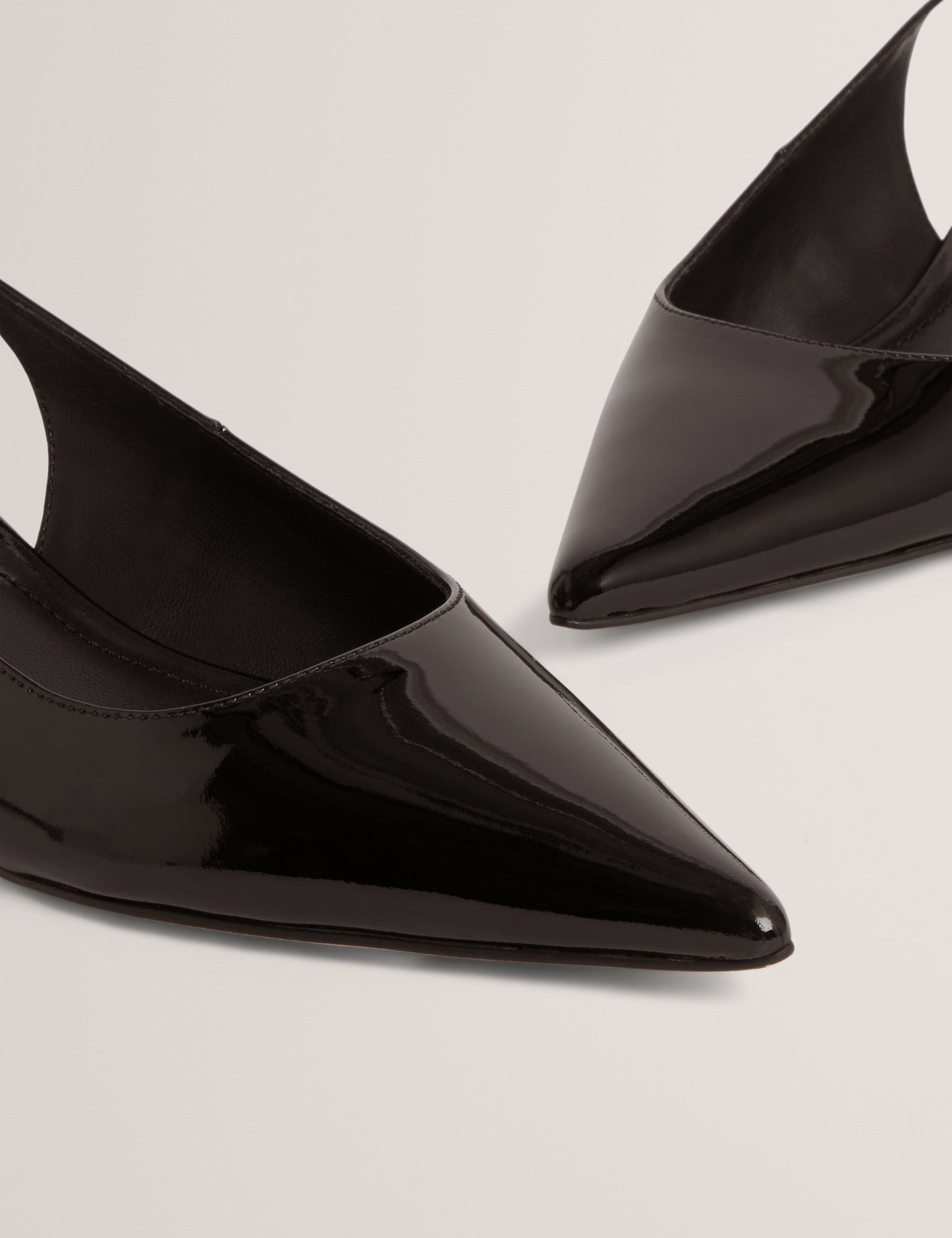 KITIY: Sling Back Kitten Heel