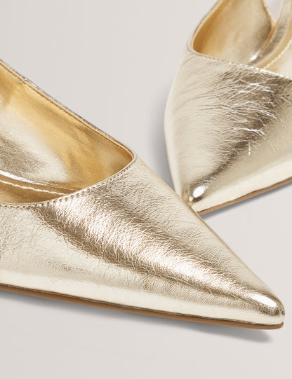 KITIY: Sling Back Kitten Heel