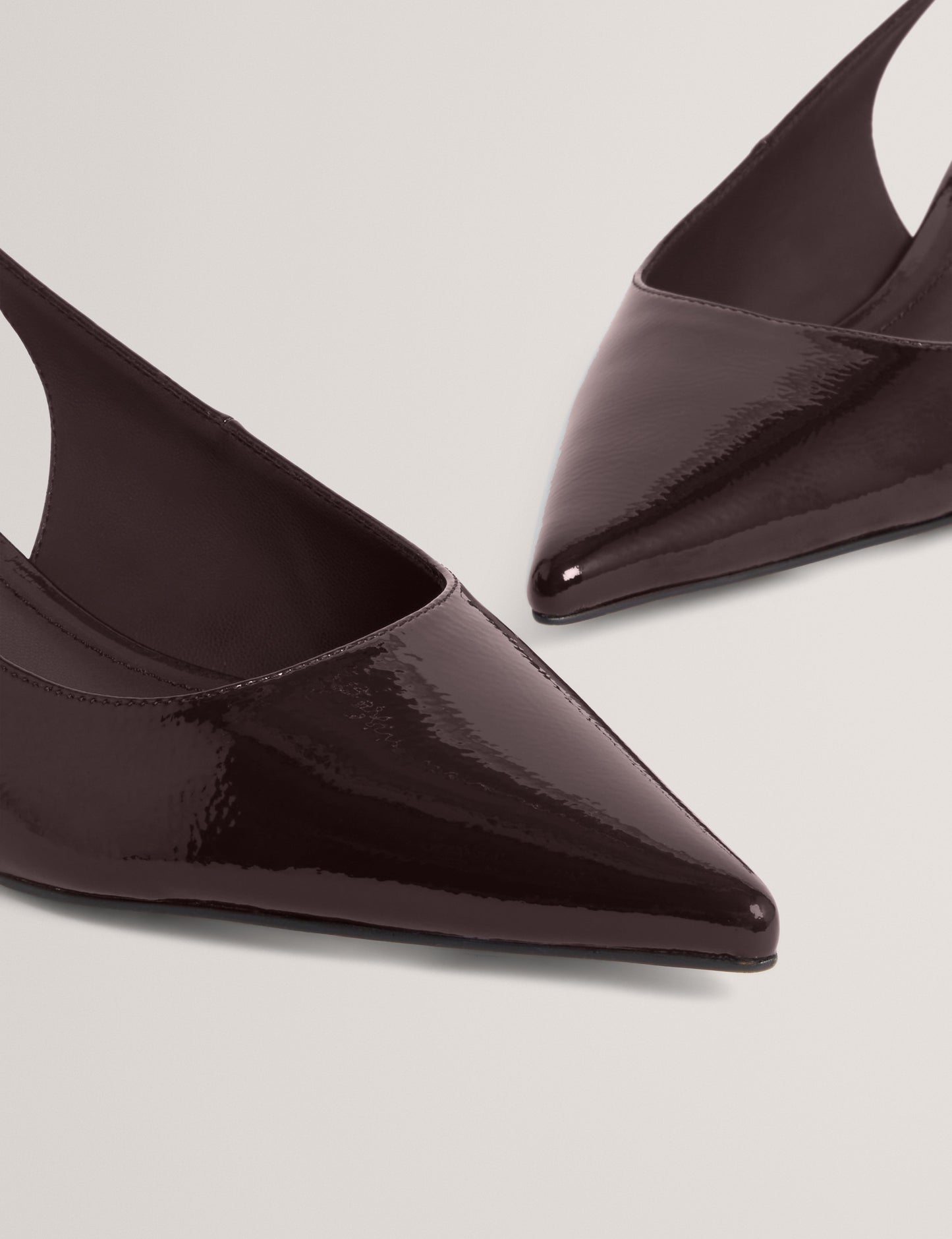 KITIY: Sling Back Kitten Heel