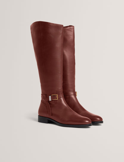 CLORETT: Belt Detail Riding Flat Boot